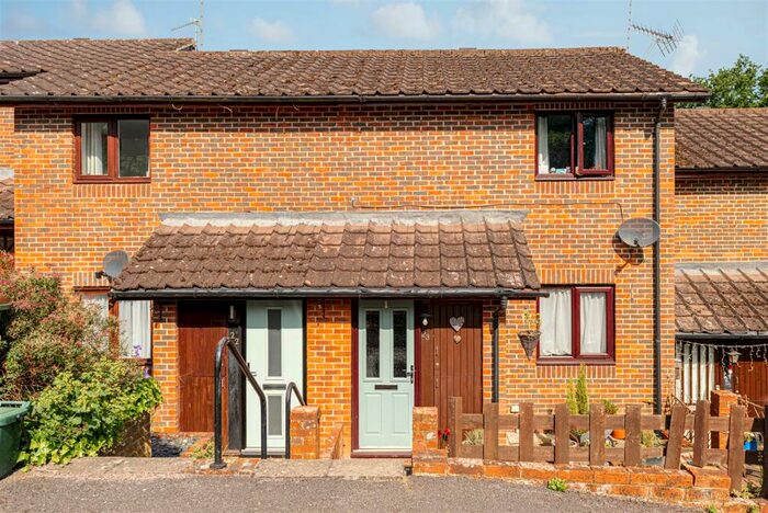 2 Bedroom House For Sale In Cricketers Close, Ockley, Dorking, RH5