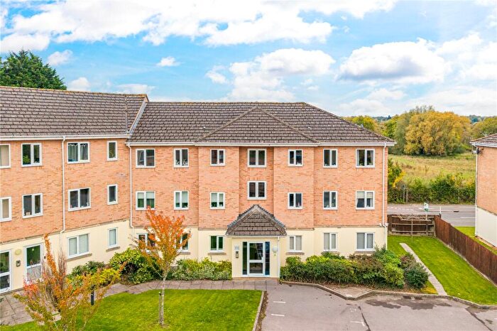 2 Bedroom Apartment For Sale In Saxon Court, Thatcham, Berkshire, RG19