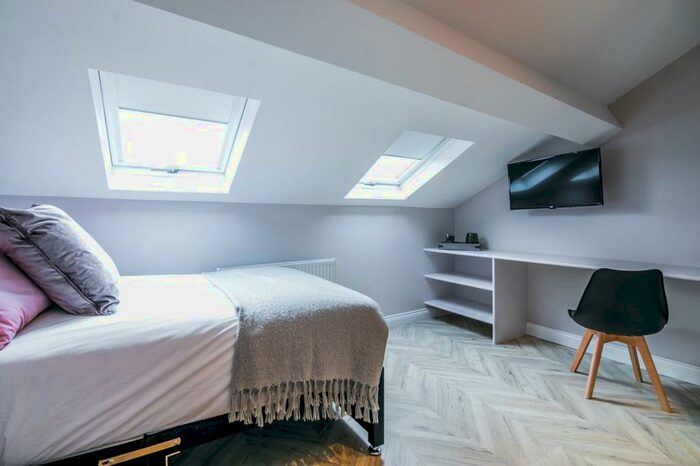 6 Bedroom House To Rent In Cameron Street, L7