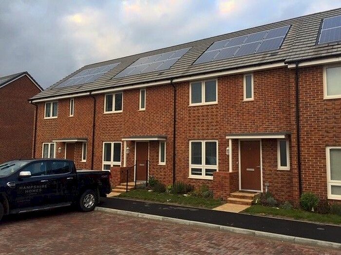 3 Bedroom Property To Rent In Ashton Walk, Woolston, Southampton SO19