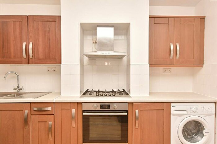 3 Bedroom Terraced House For Sale In Hillbury Road, Whyteleafe, Surrey, CR3