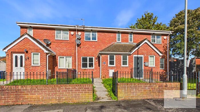3 Bedroom Town House For Sale In Holme Avenue, Brandlesholme, Bury, BL8