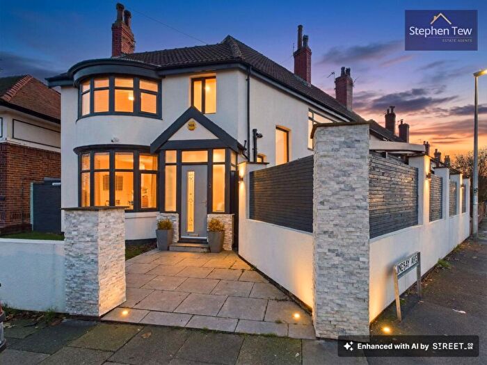 4 Bedroom Semi-Detached House For Sale In Beechfield Avenue, Blackpool, FY3