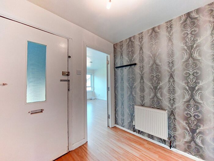 3 Bedroom Flat To Rent In Pampisford Road, South Croydon, CR2
