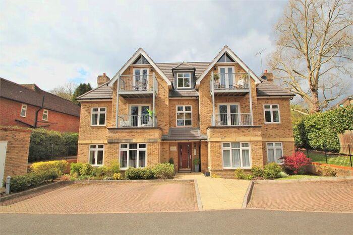 1 Bedroom Flat To Rent In Amersham Road, Hazlemere, High Wycombe, HP15