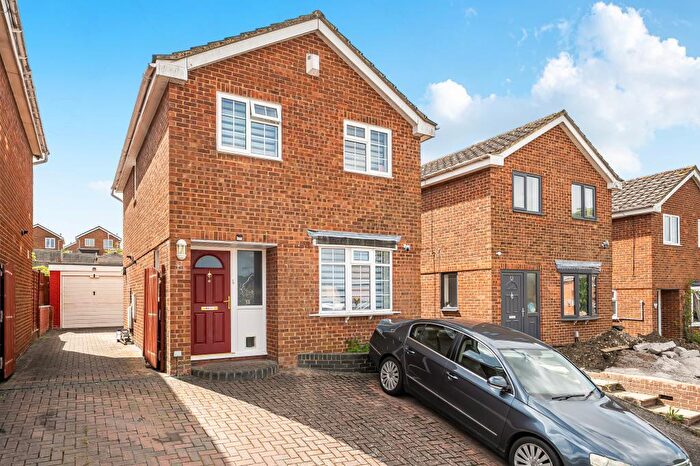 3 Bedroom Detached House For Sale In Ripple Field, Freshbrook, SN5