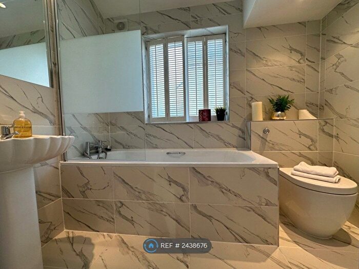 3 Bedroom Flat To Rent In St. Stephens Grove, London, SE13