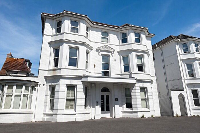 2 Bedroom Flat To Rent In St. Michaels Road, Bournemouth, BH2
