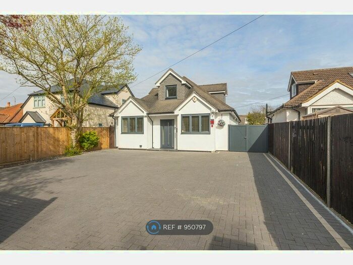 4 Bedroom Detached House To Rent In London Road, Wokingham, RG40
