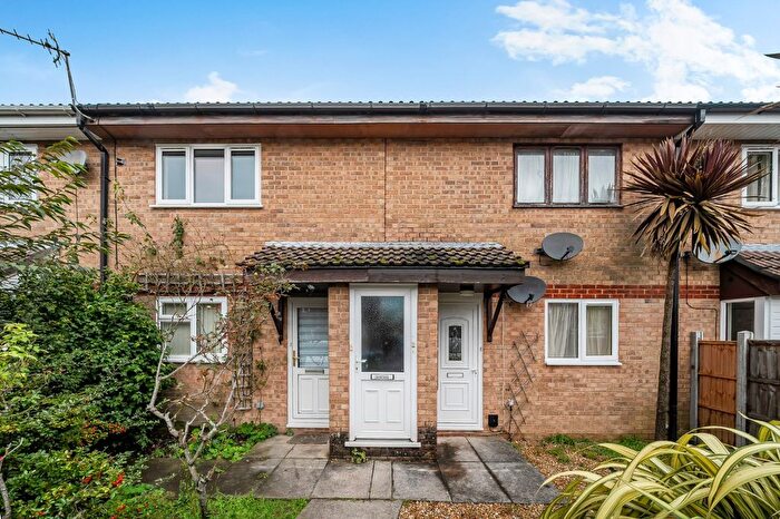 1 Bedroom Flat For Sale In Millbridge Gardens, Sholing, Southampton, Hampshire, SO19