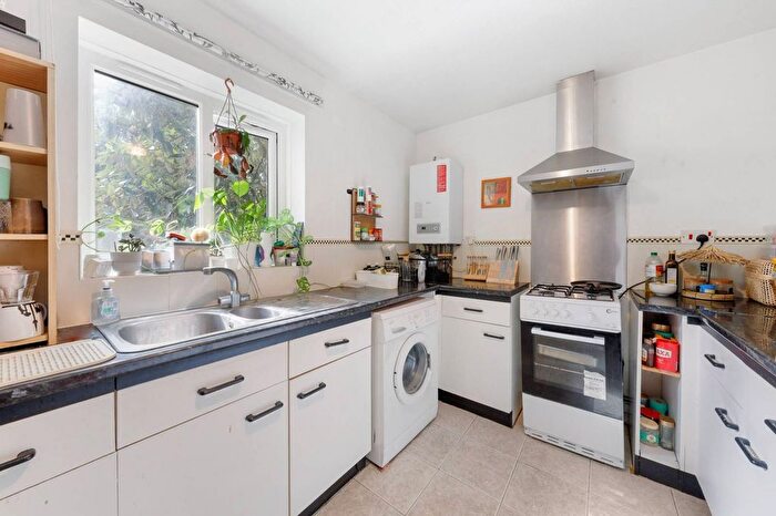 1 Bedroom Flat To Rent In Timber Pond Road, Canada Water, London, SE16