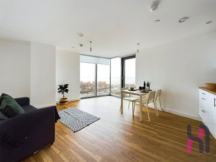 2 Bedroom Flat To Rent In The Tower, Plaza Boulevard, Liverpool, L8