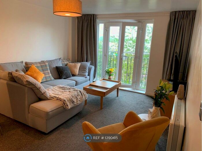 2 Bedroom Flat To Rent In Middlewood Street, Salford, M5