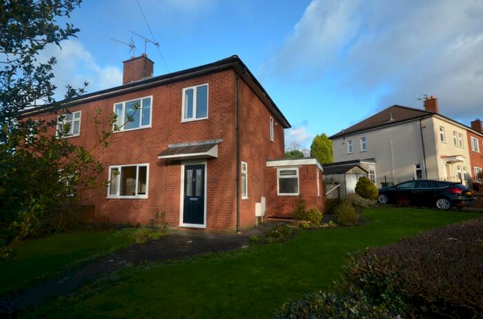 3 Bedroom House To Rent In Wrekin View Road, Sedgley, DY3