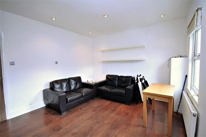 2 Bedroom Flat To Rent In Mayton Street, Holloway, N7