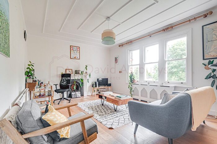 2 Bedroom Flat To Rent In Crescent Road, Crouch End, London, N8