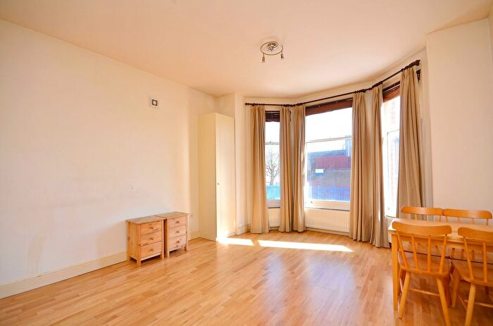 Studio To Rent In Knights Hill, West Norwood, London, SE27