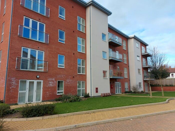 2 Bedroom Flat To Rent In Elmshall Place, St. Albans, AL1