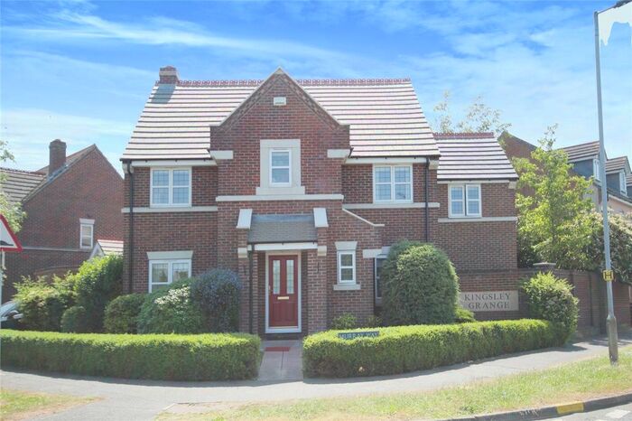 4 Bedroom Detached House To Rent In Murray Way, Wickford, Essex, SS12