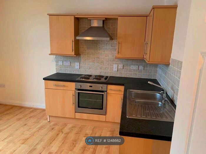 1 Bedroom Flat To Rent In South Street, Yeovil BA20