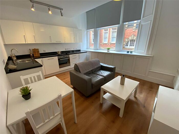 1 Bedroom Flat To Rent In Town Hall, Bexley Square, Salford, Manchester, M3