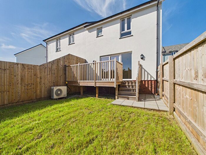 3 Bedroom Semi Detached House For Sale In Brooks Avenue, Holsworthy, EX22