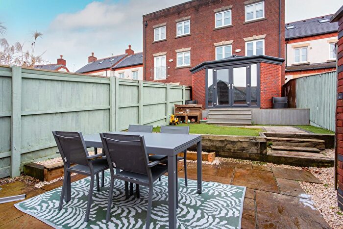 4 Bedroom Terraced House For Sale In Ladybank Avenue, Fulwood, PR2