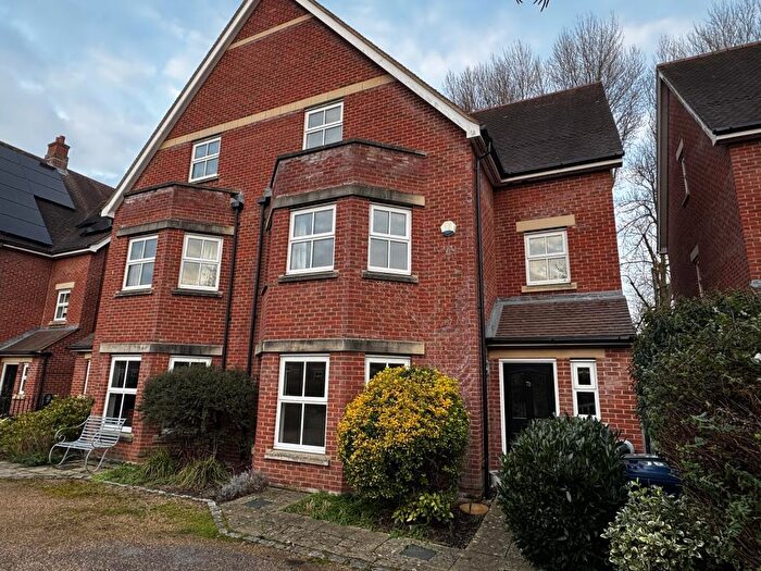 4 Bedroom Semi-Detached House To Rent In Frenchay Road, Oxford, OX2