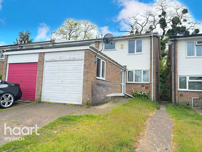 3 Bedroom Semi-Detached House For Sale In North Hill Gardens, Ipswich, IP4