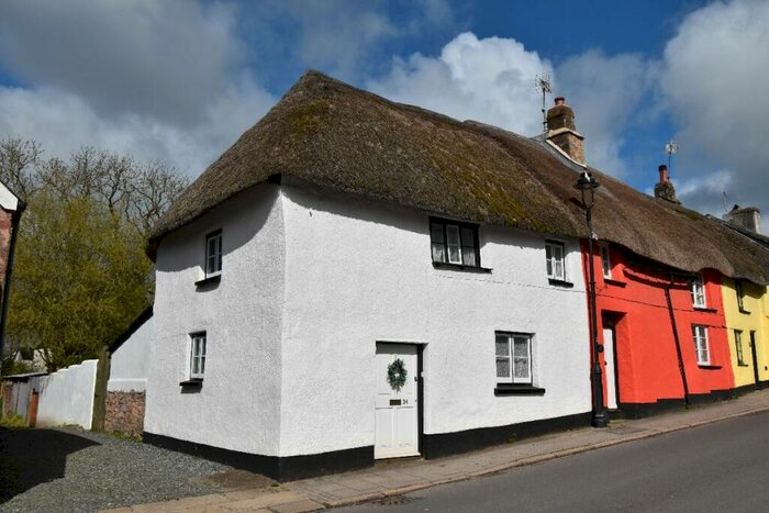 3 Bedroom End Of Terrace House To Rent In Hatherleigh, EX20