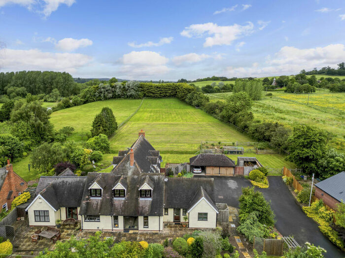 5 Bedroom Detached House For Sale In Wixford, Alcester, B49