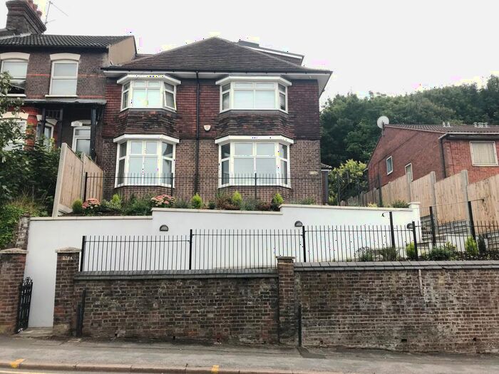 2 Bedroom Apartment To Rent In Hitchin Road, Luton, LU2