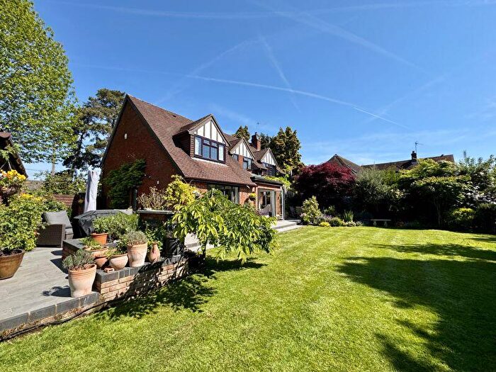 4 Bedroom Detached House For Sale In Swains Lane - Flackwell Heath, HP10