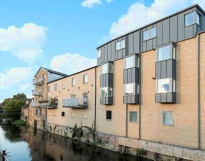 2 Bedroom Flat To Rent In Steam Flour Mill, Church Street, PE19