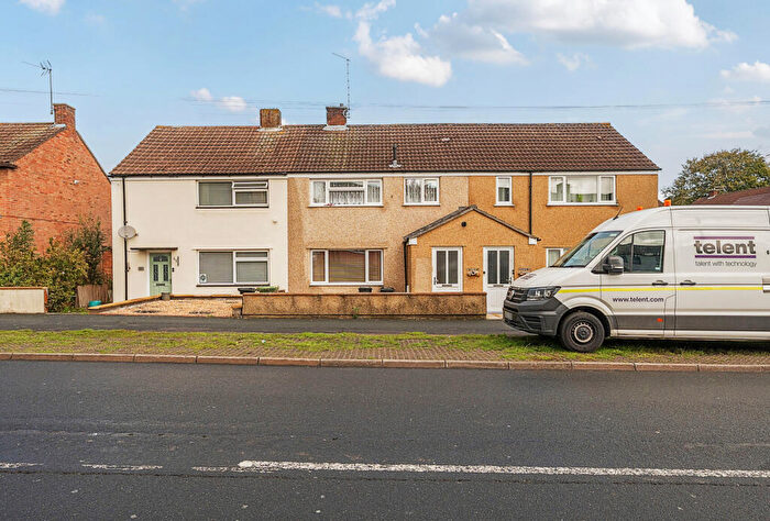 2 Bedroom Apartment For Sale In New Cheltenham Road, Bristol, South Gloucestershire, BS15