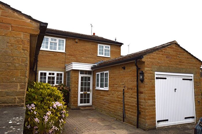 3 Bedroom Semi-Detached House To Rent In Harewood Mews, Harewood, Leeds, LS17