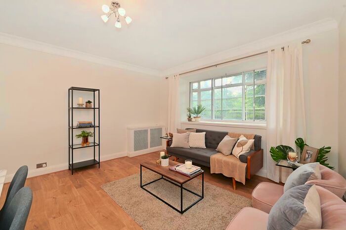 1 Bedroom Apartment To Rent In North Gate, St Johns Wood, NW8