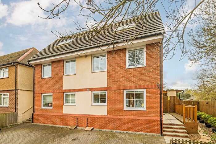 3 Bedroom Semi Detached House For Sale In Haycroft Road, Surbiton, KT6