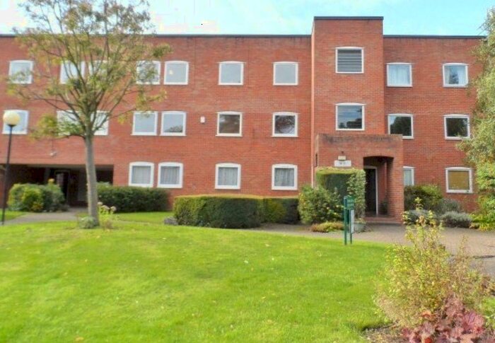3 Bedroom Flat To Rent In Jacoby Place, Priory Road, B5