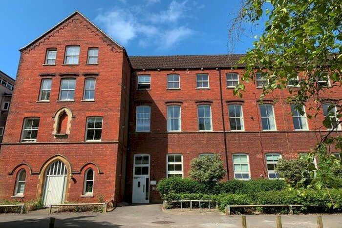 2 Bedroom Flat To Rent In James Weld Close, Southampton, SO15