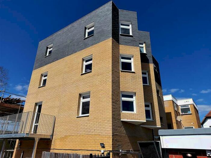 1 Bedroom Flat To Rent In London Road, Benfleet, SS7