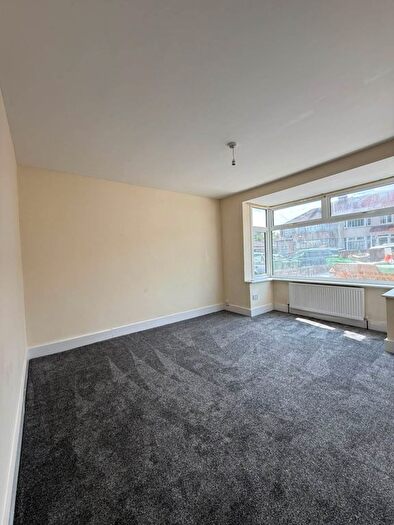 4 Bedroom Semi Detached House To Rent In Purcell Road, Greenford, UB6