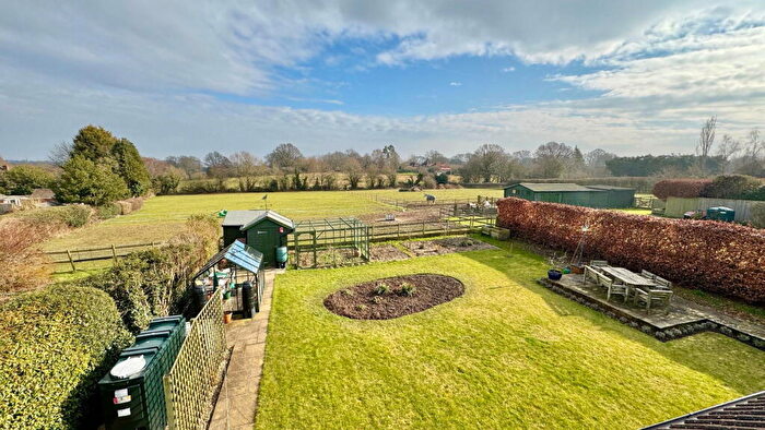 4 Bedroom Detached Bungalow For Sale In Knights Lane, Ball Hill, Newbury, RG20