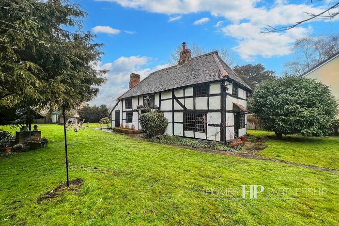 3 Bedroom Detached House To Rent In Lee Street, Horley, RH6