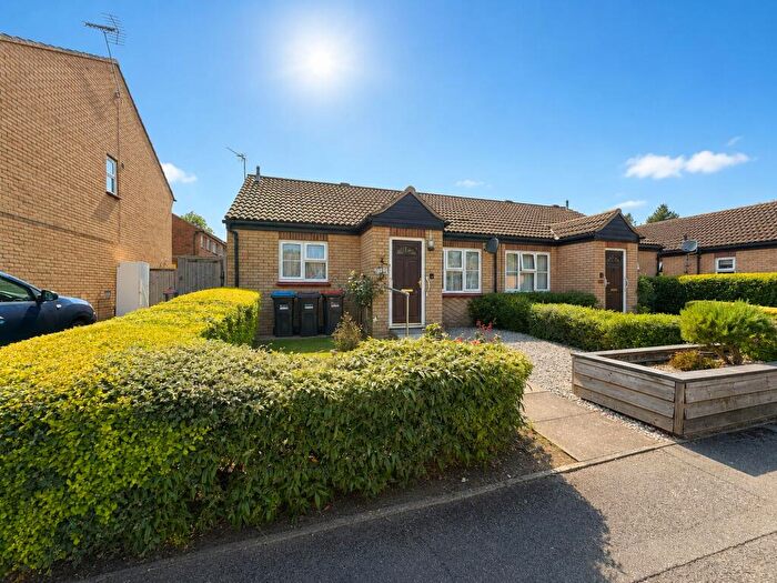2 Bedroom Terraced Bungalow For Sale In A Germander Place Conniburrow Milton Keynes, MK14