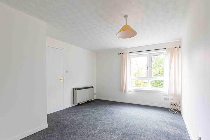 1 Bedroom Flat To Rent In St Katharine's Brae, Edinburgh, EH16