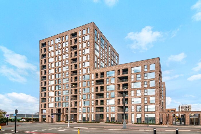 2 Bedroom Flat For Sale In Store Road, London, E16