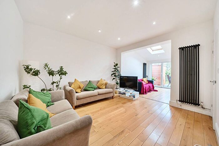 5 Bedroom Semi-Detached House To Rent In Abergeldie Road, Lee, London, SE12