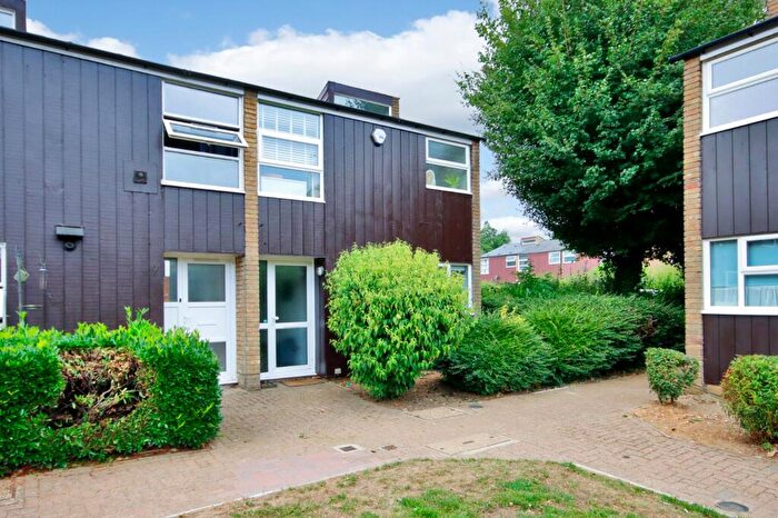 3 Bedroom End Of Terrace House For Sale In Millfield, New Ash Green, Kent, DA3