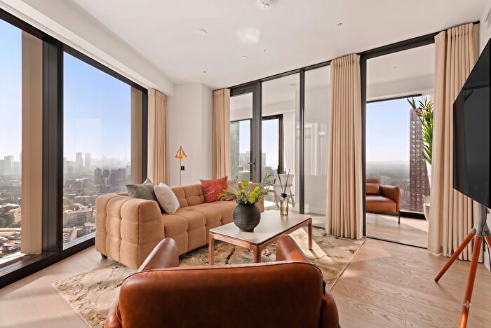 2 Bedroom Flat To Rent In River Park Tower, Vauxhall, London, SW8